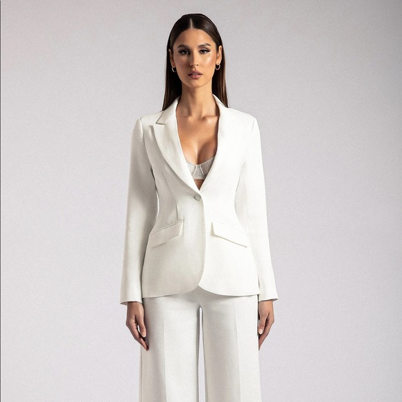 Meshki Fitted Blazer (white) - Picture 6 of 9